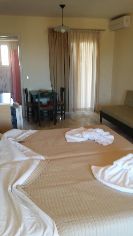 Mythos Beach Hotel Apartments Малеме Экстерьер фото