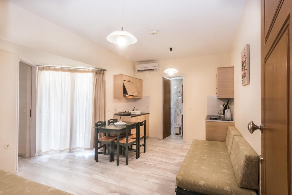 Mythos Beach Hotel Apartments Малеме Экстерьер фото