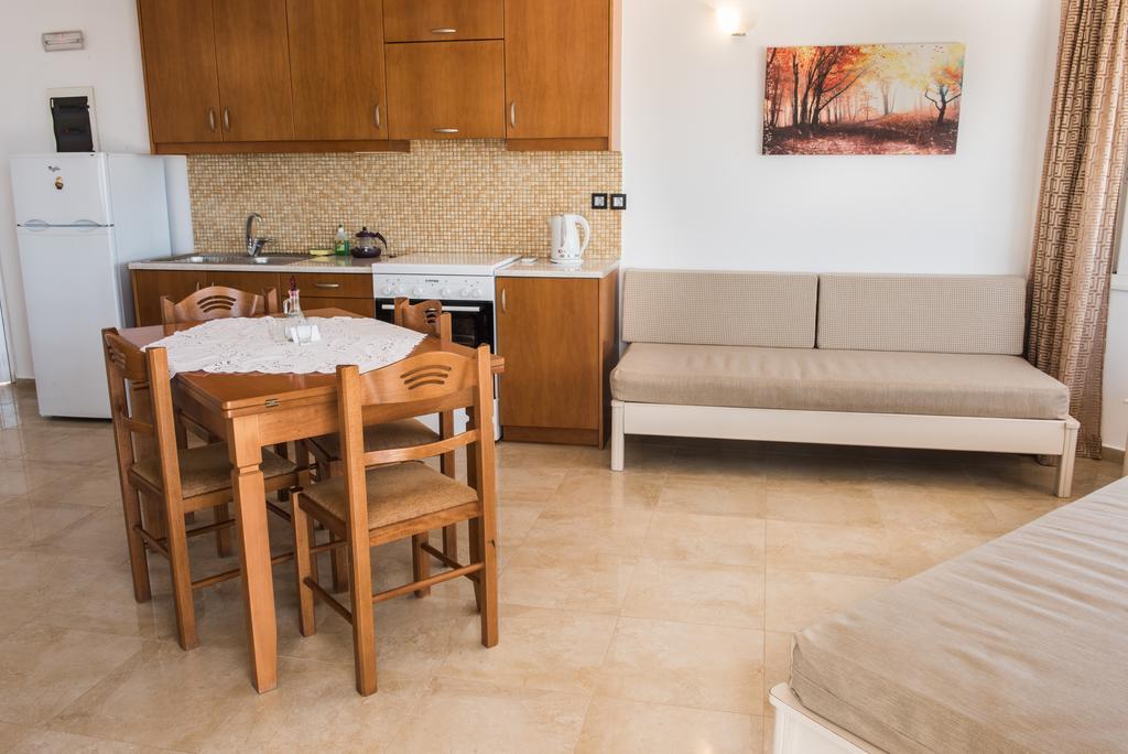 Mythos Beach Hotel Apartments Малеме Экстерьер фото